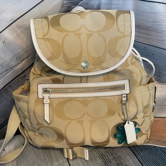 Coach Kyra Daisy Signature Backpack in a Near Mint Condition w/bag flower bling - Picture 2 of 14